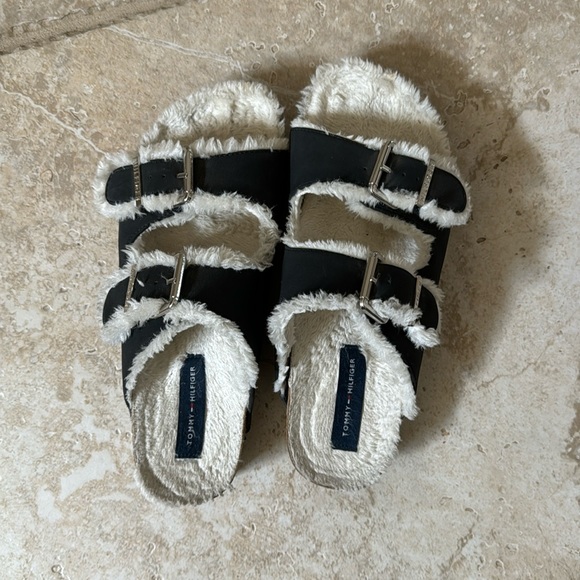 Tommy Hilfiger shoes - Picture 1 of 5